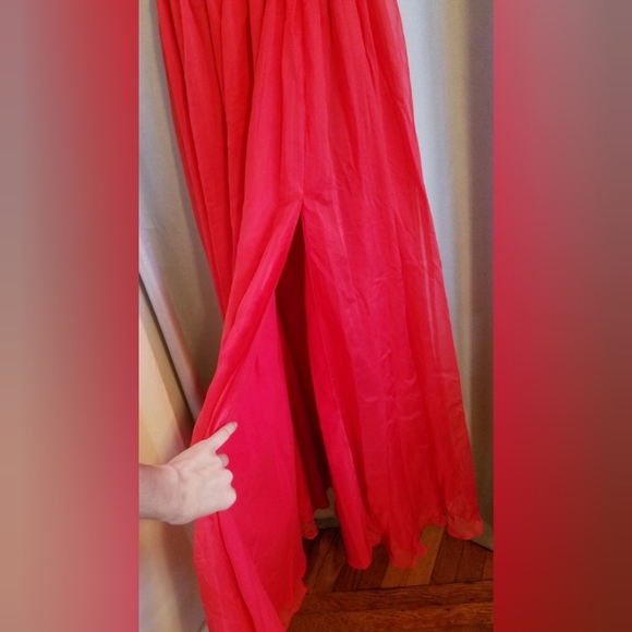 NWT Evening/Prom Gown Bright Red Neon Princess Cut Fame & Partners - Picture 5 of 10